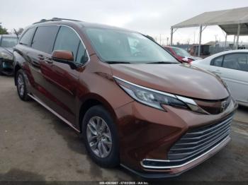  Salvage Toyota Sienna