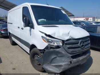  Salvage Mercedes-Benz Sprinter 2500