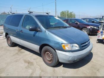  Salvage Toyota Sienna