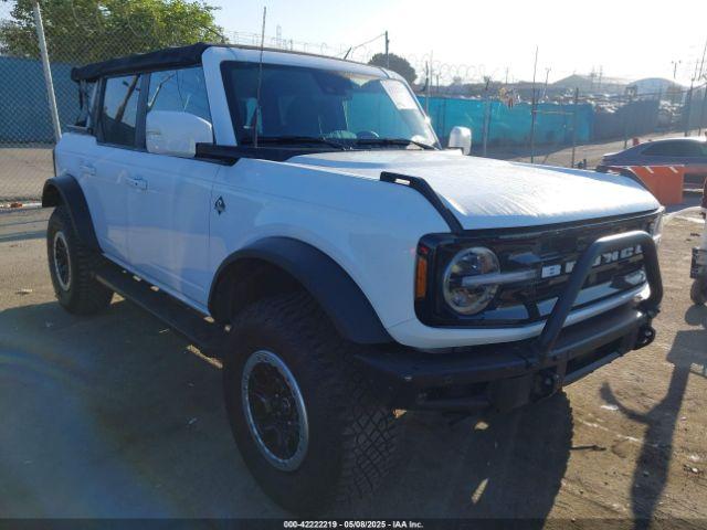  Salvage Ford Bronco