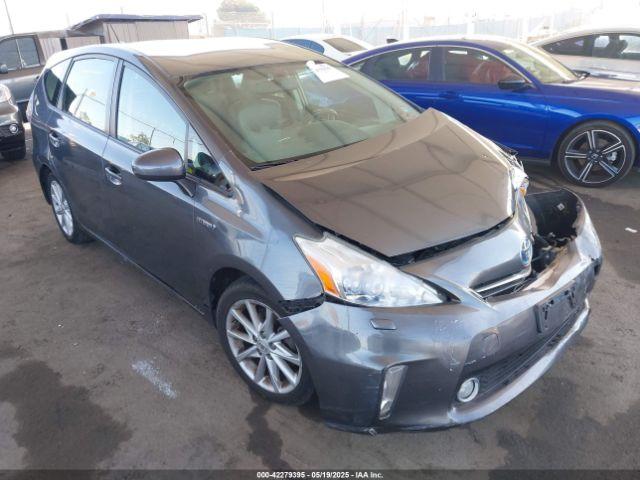  Salvage Toyota Prius v