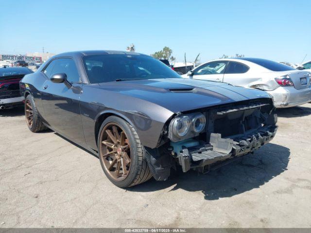  Salvage Dodge Challenger