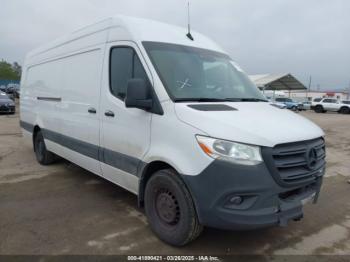  Salvage Mercedes-Benz Sprinter 2500