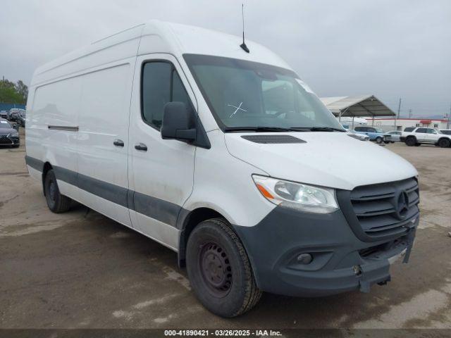  Salvage Mercedes-Benz Sprinter 2500