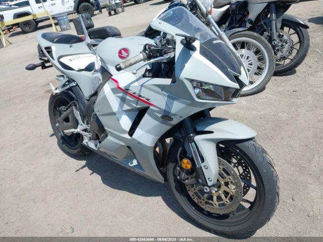  Salvage Honda Cbr600