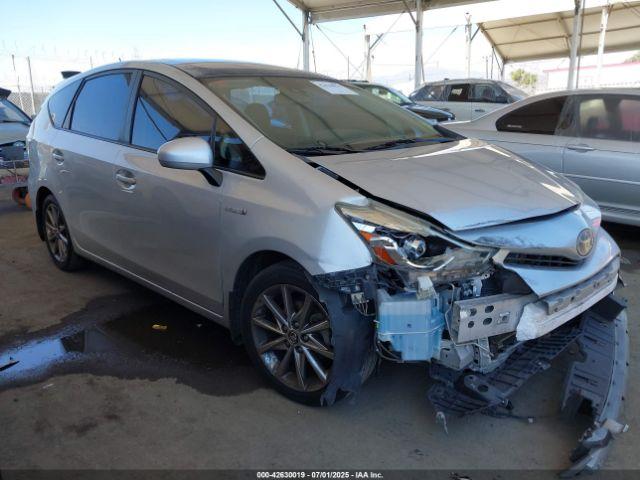  Salvage Toyota Prius v