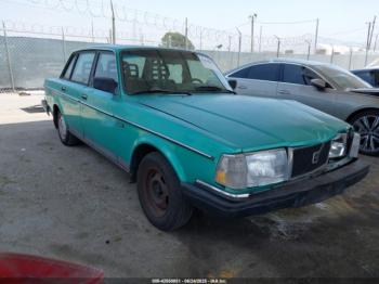  Salvage Volvo 240