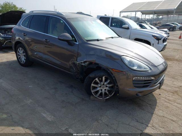  Salvage Porsche Cayenne