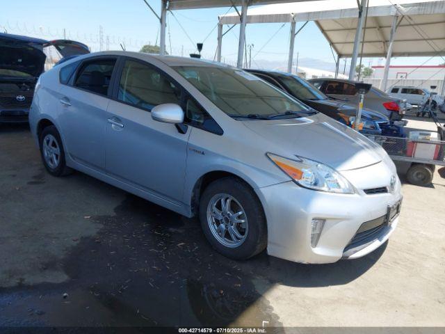  Salvage Toyota Prius