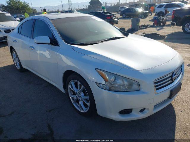  Salvage Nissan Maxima