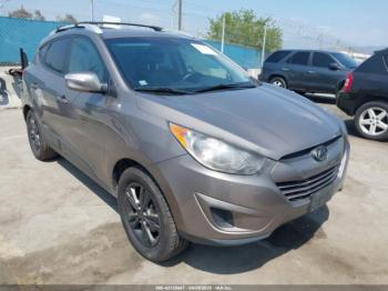  Salvage Hyundai TUCSON