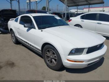  Salvage Ford Mustang