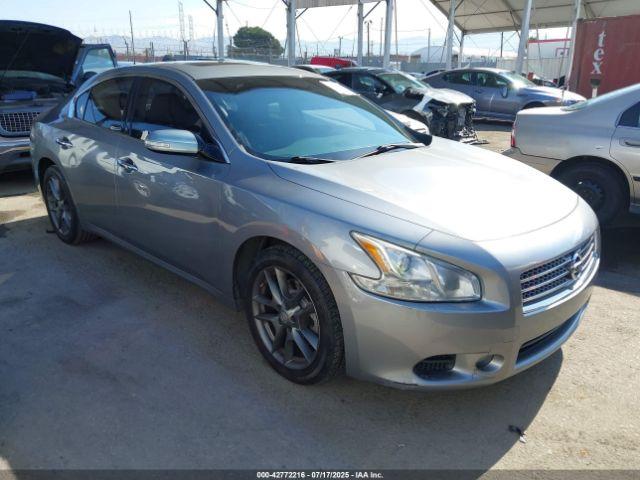  Salvage Nissan Maxima