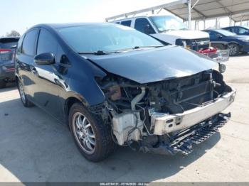  Salvage Toyota Prius v