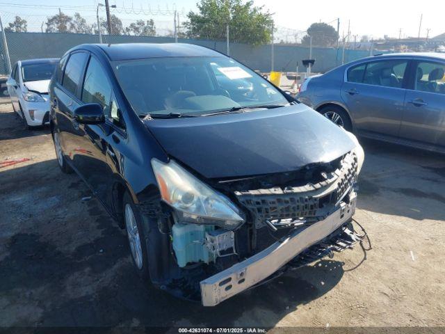  Salvage Toyota Prius v