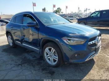  Salvage Mercedes-Benz GLA