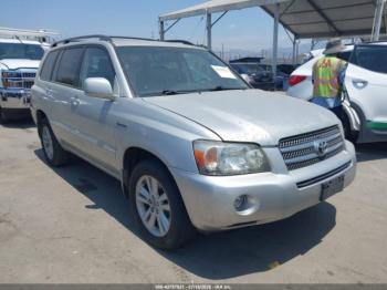  Salvage Toyota Highlander