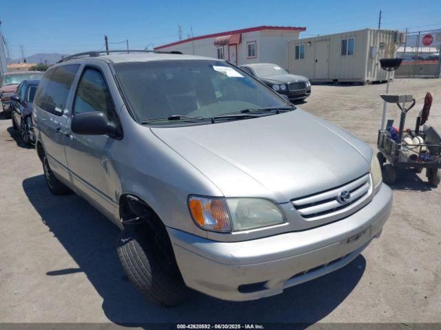  Salvage Toyota Sienna