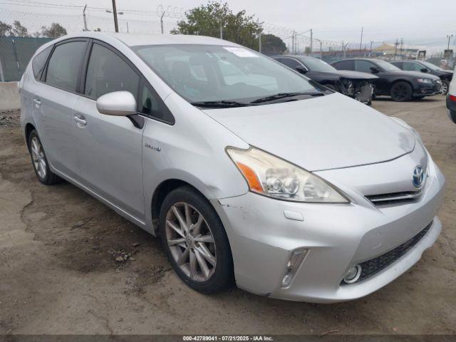  Salvage Toyota Prius v
