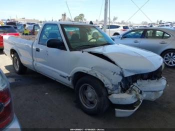  Salvage Chevrolet S-10