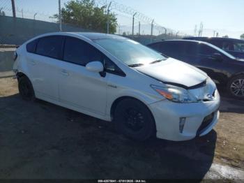  Salvage Toyota Prius