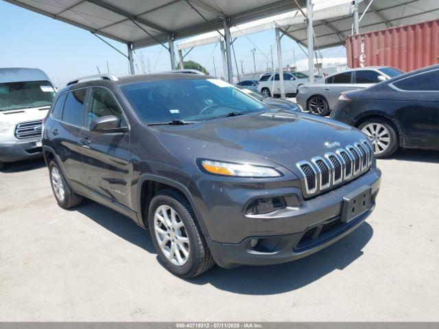  Salvage Jeep Cherokee