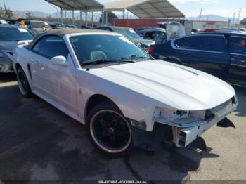  Salvage Ford Mustang