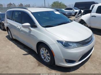  Salvage Chrysler Pacifica