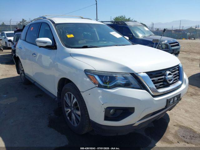  Salvage Nissan Pathfinder