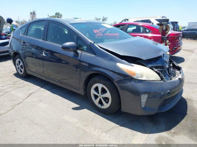  Salvage Toyota Prius