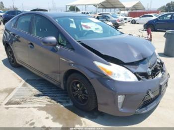  Salvage Toyota Prius