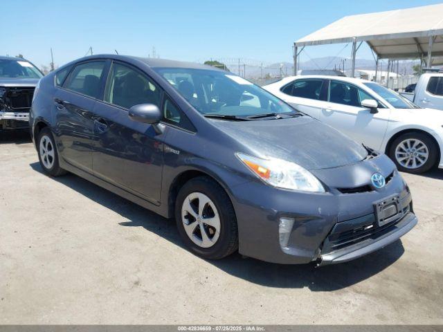  Salvage Toyota Prius