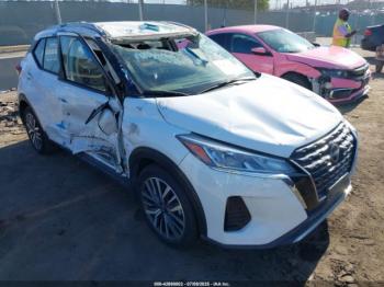  Salvage Nissan Kicks