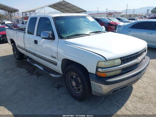  Salvage Chevrolet Silverado 2500