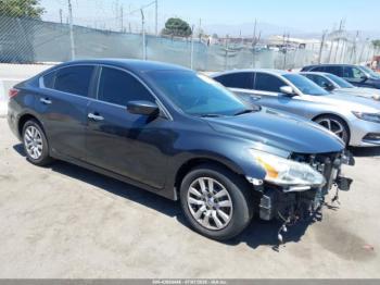  Salvage Nissan Altima