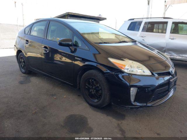  Salvage Toyota Prius