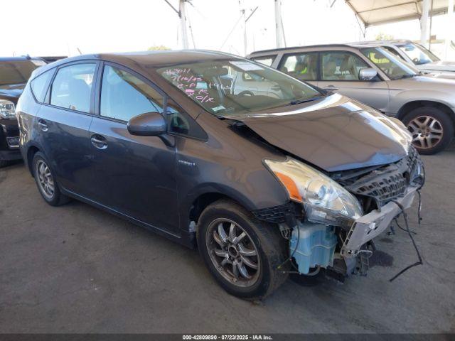  Salvage Toyota Prius v