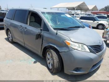  Salvage Toyota Sienna