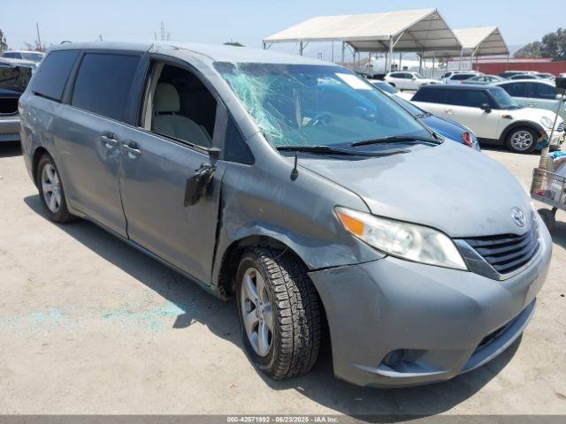  Salvage Toyota Sienna