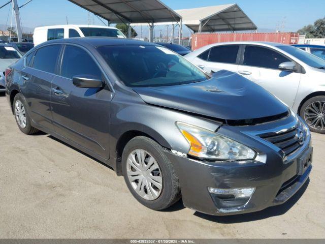  Salvage Nissan Altima
