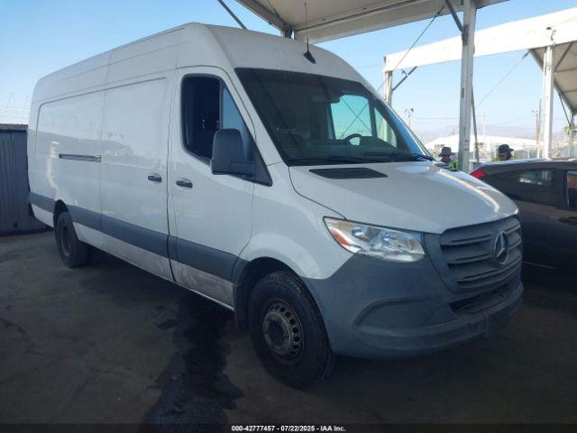  Salvage Mercedes-Benz Sprinter 3500