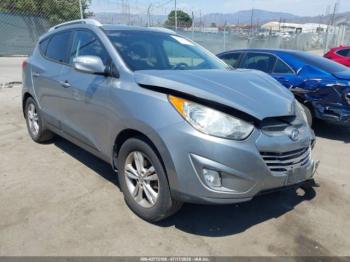  Salvage Hyundai TUCSON