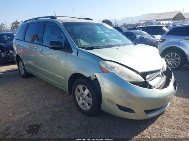  Salvage Toyota Sienna