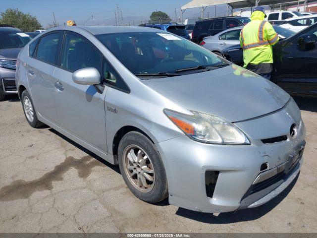  Salvage Toyota Prius