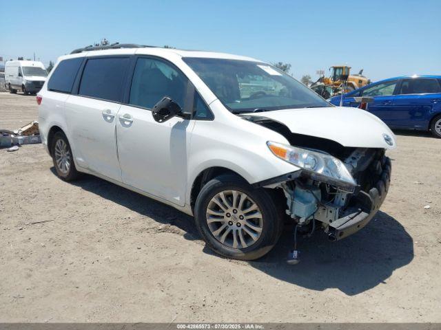  Salvage Toyota Sienna