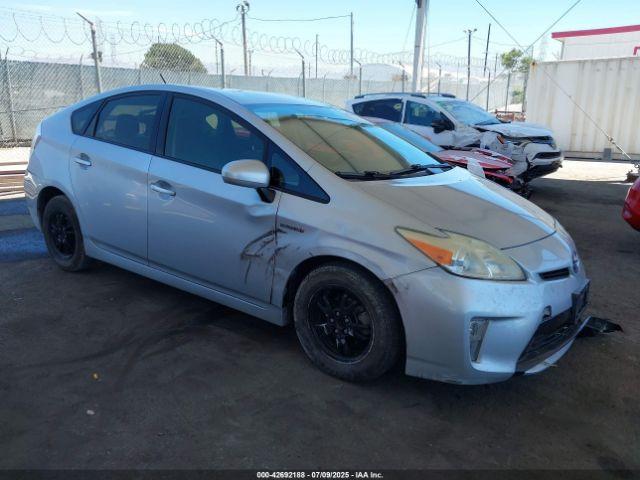  Salvage Toyota Prius