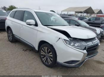  Salvage Mitsubishi Outlander