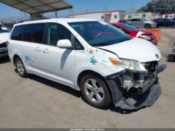  Salvage Toyota Sienna