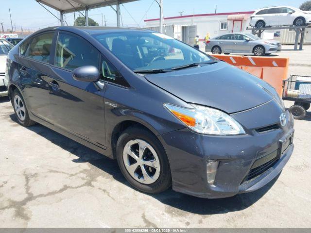  Salvage Toyota Prius