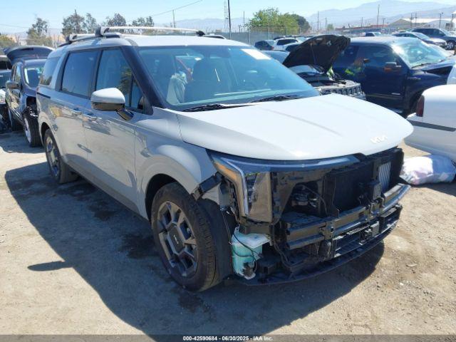  Salvage Kia Carnival